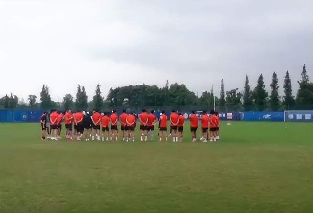 数学老师让我吃她的小兔兔